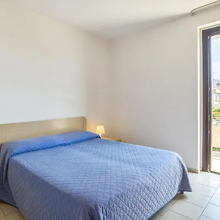 2 Bedroom Stunning In *